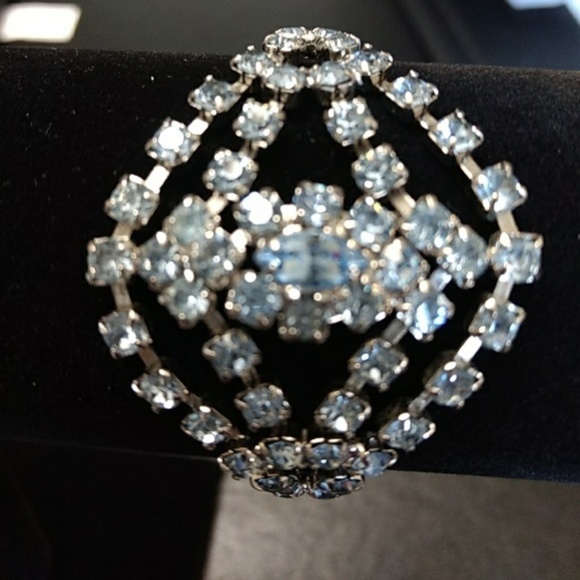 Jewelry - *Sale* Sparkly rhinestone bracelet